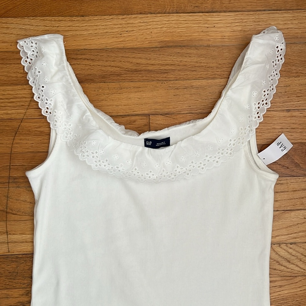 GAP Eyelet Ruffle Neck Ribbed Tank Top - Picture 6 of 13